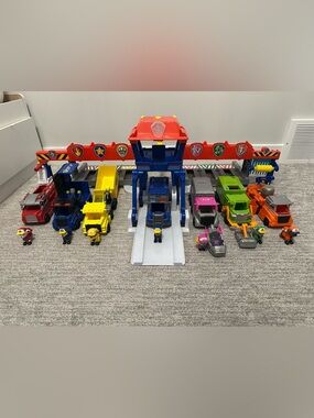 Paw Patrol Big Truck Pups Truck Stop HQ with all pups and vehicles lot